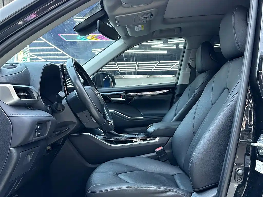 TOYOTA HIGHLANDER 2022