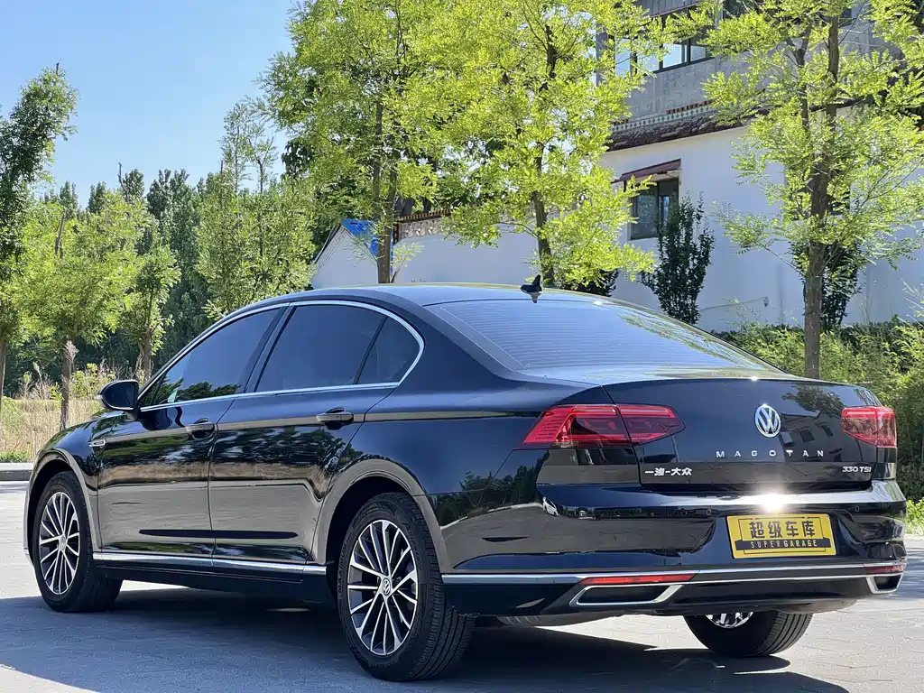 VOLKSWAGEN MAGOTAN 2020