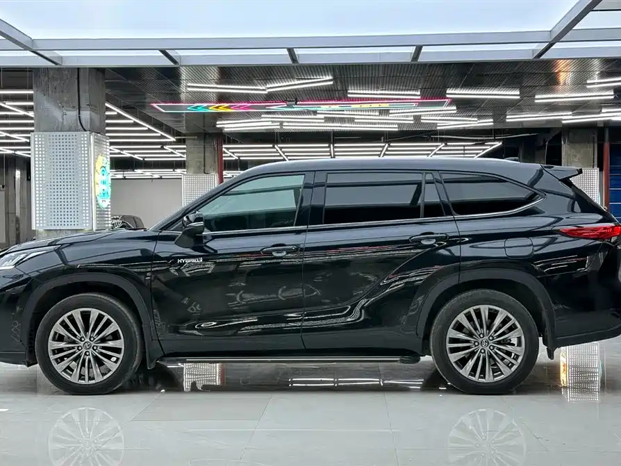 TOYOTA HIGHLANDER 2022