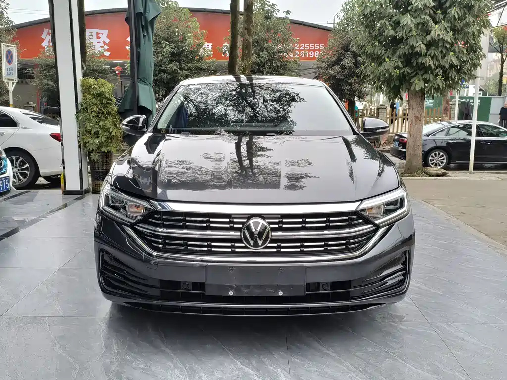 VOLKSWAGEN SAGITAR 2022