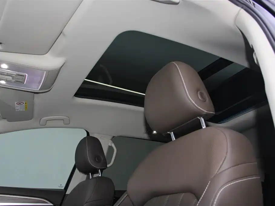 VOLKSWAGEN VILORAN 2022