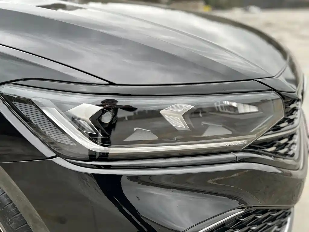 VOLKSWAGEN PASSAT 2022