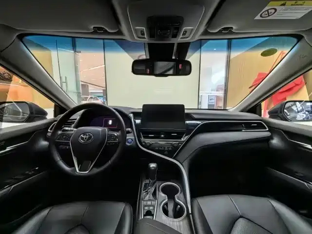 TOYOTA CAMRY 2021