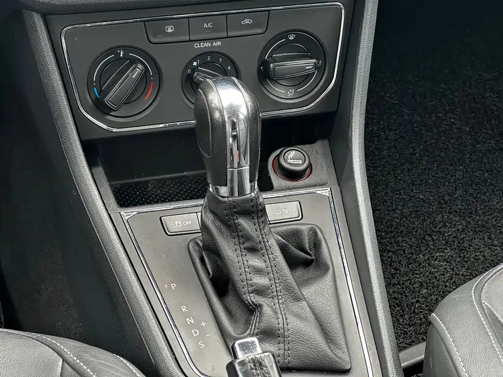 VOLKSWAGEN LAVIDA 2016