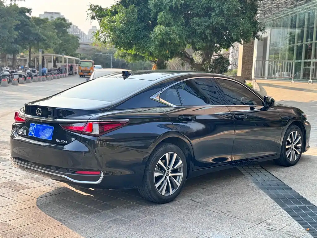 LEXUS ES 2021