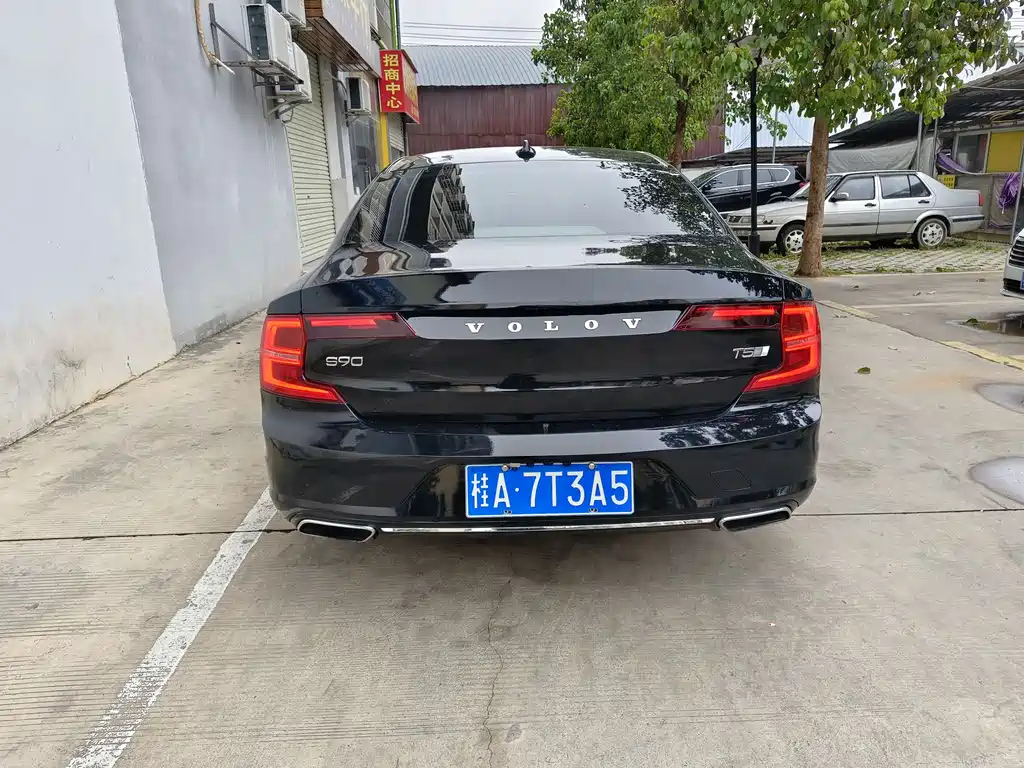 VOLVO S90 2019