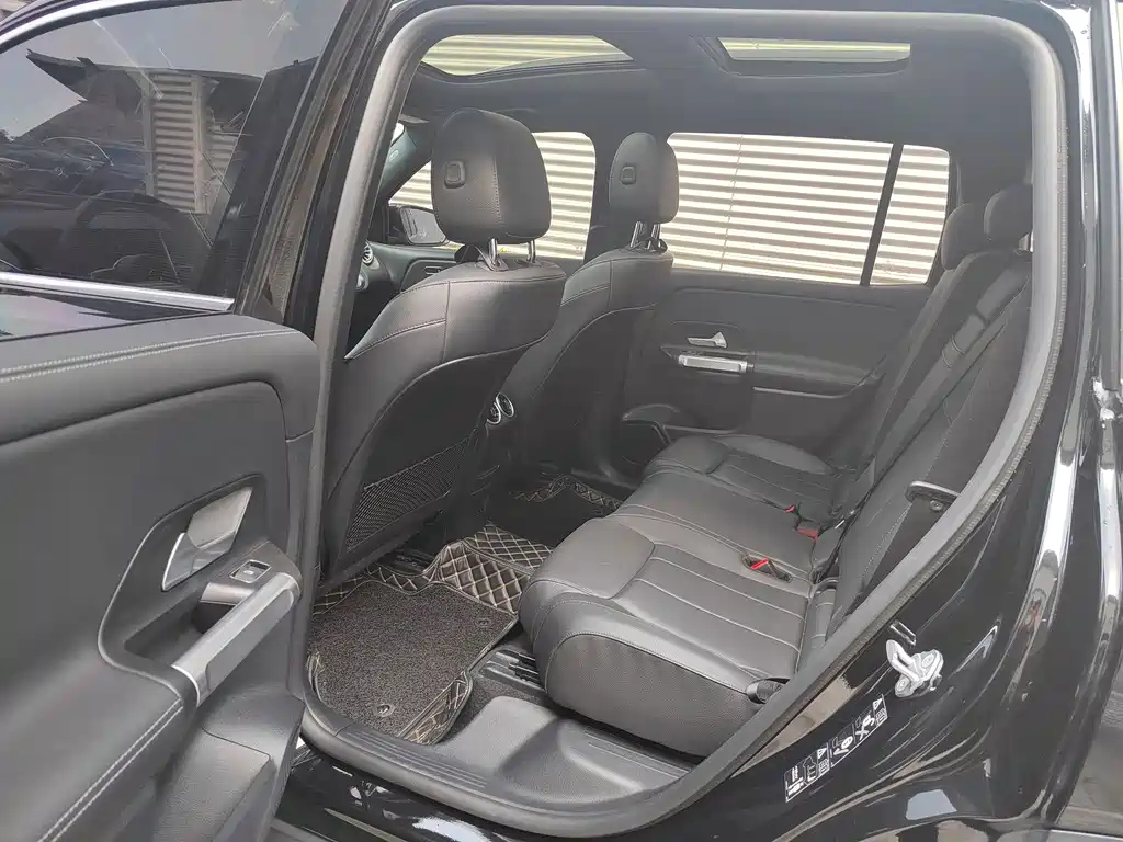 MERCEDES BENZ GLB 2022