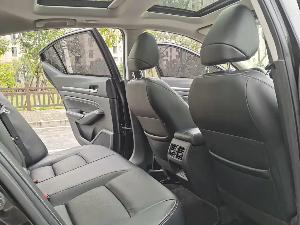 NISSAN TEANA 2019