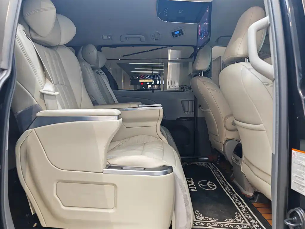 TOYOTA SIENNA 2018