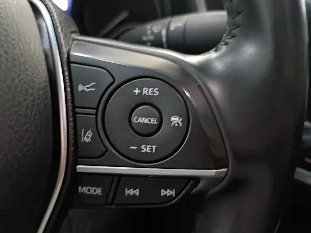 TOYOTA CAMRY 2020