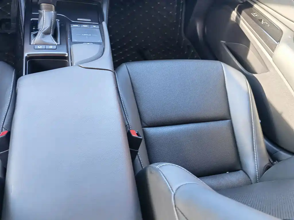 LEXUS ES 2021