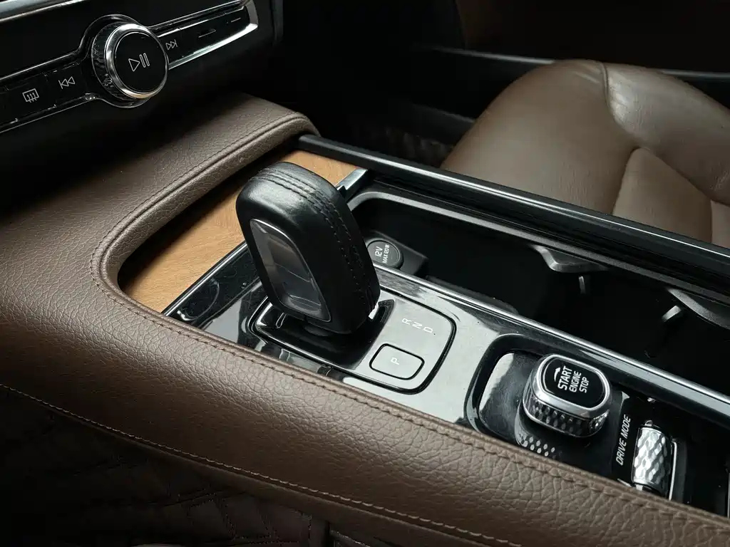 VOLVO S90 2021