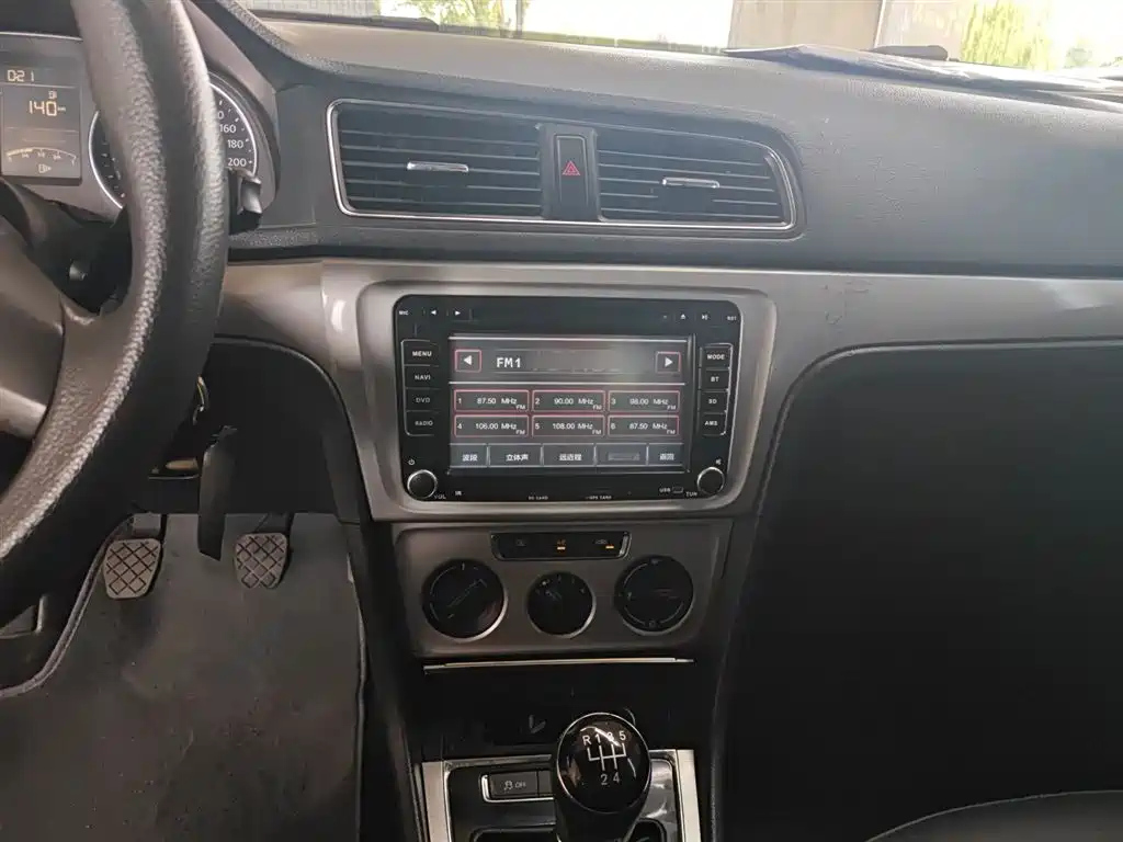 VOLKSWAGEN LAVIDA 2013