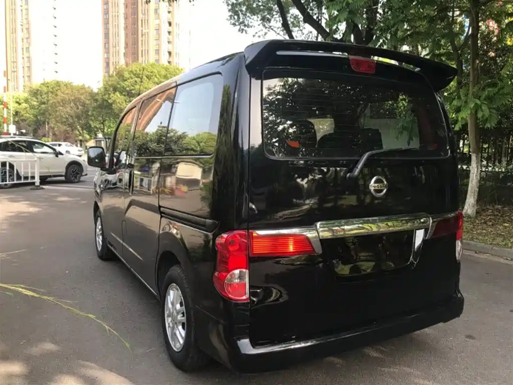 NISSAN NV200 2012