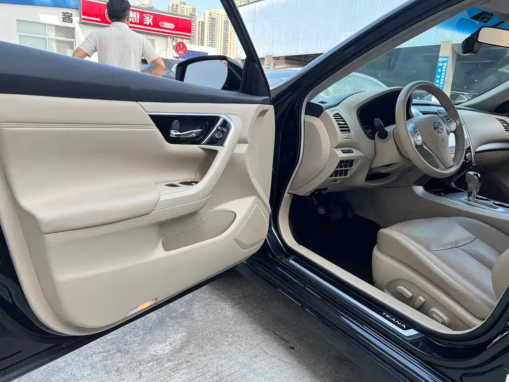 NISSAN TEANA 2018