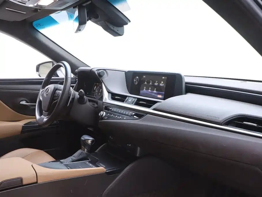 LEXUS ES 2021