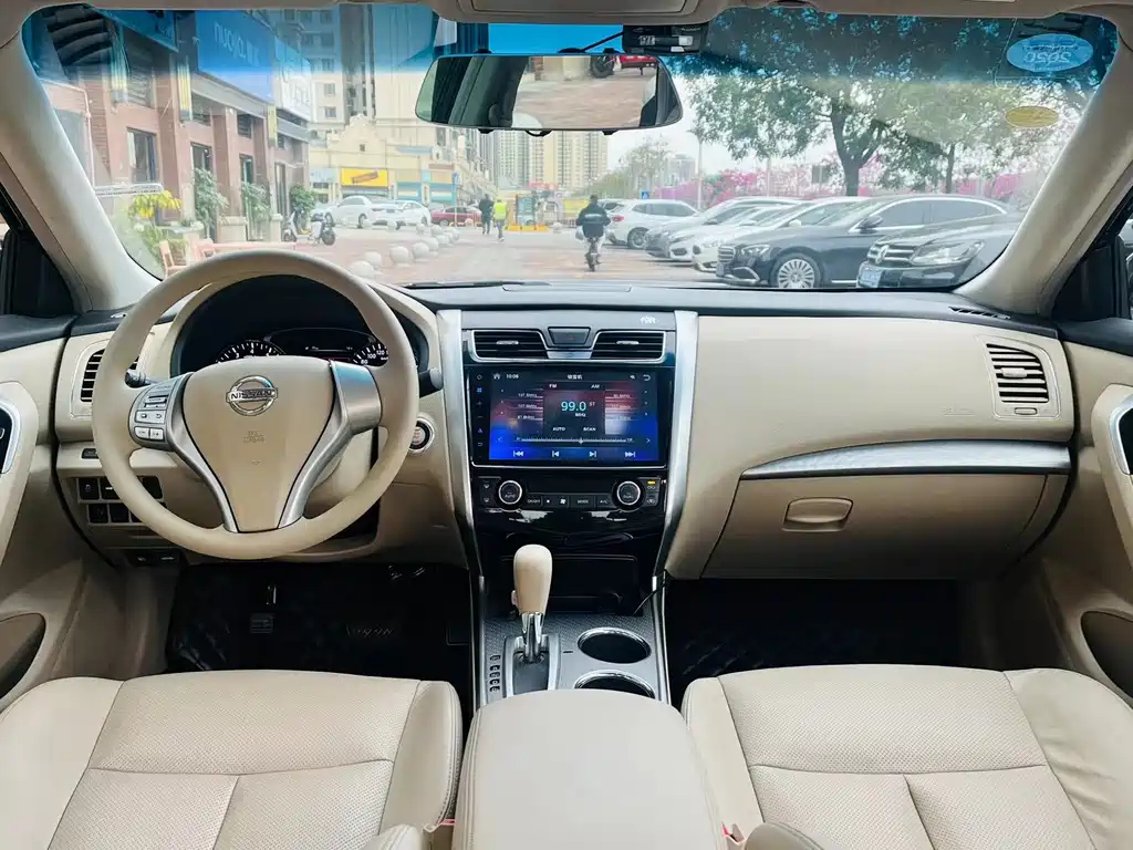 NISSAN TEANA 2019