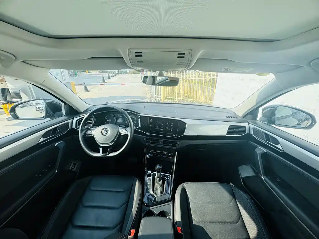 VOLKSWAGEN TAYRON 2022
