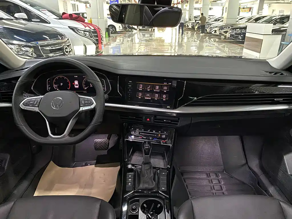 VOLKSWAGEN PASSAT 2022