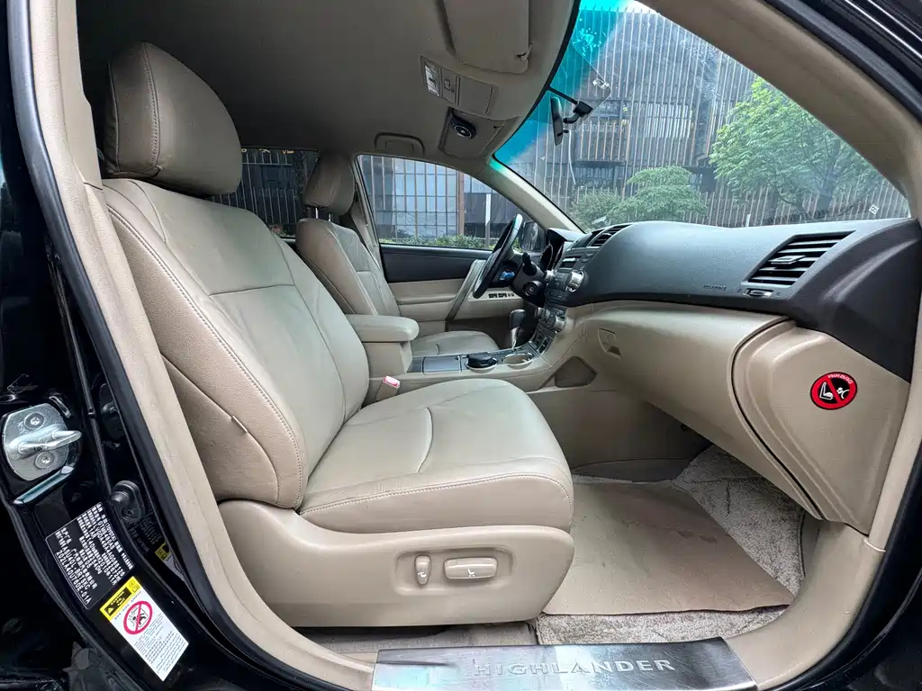 TOYOTA HIGHLANDER 2010