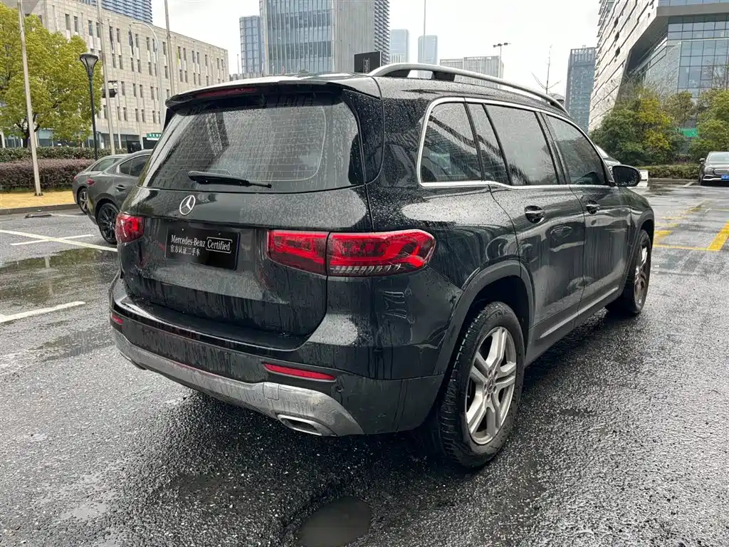 MERCEDES BENZ GLB 2023