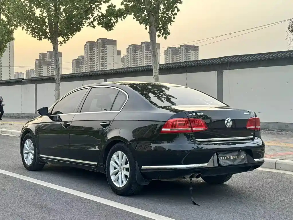 VOLKSWAGEN MAGOTAN 2015