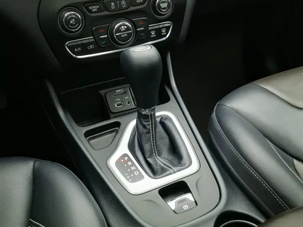 JEEP CHEROKEE 2020