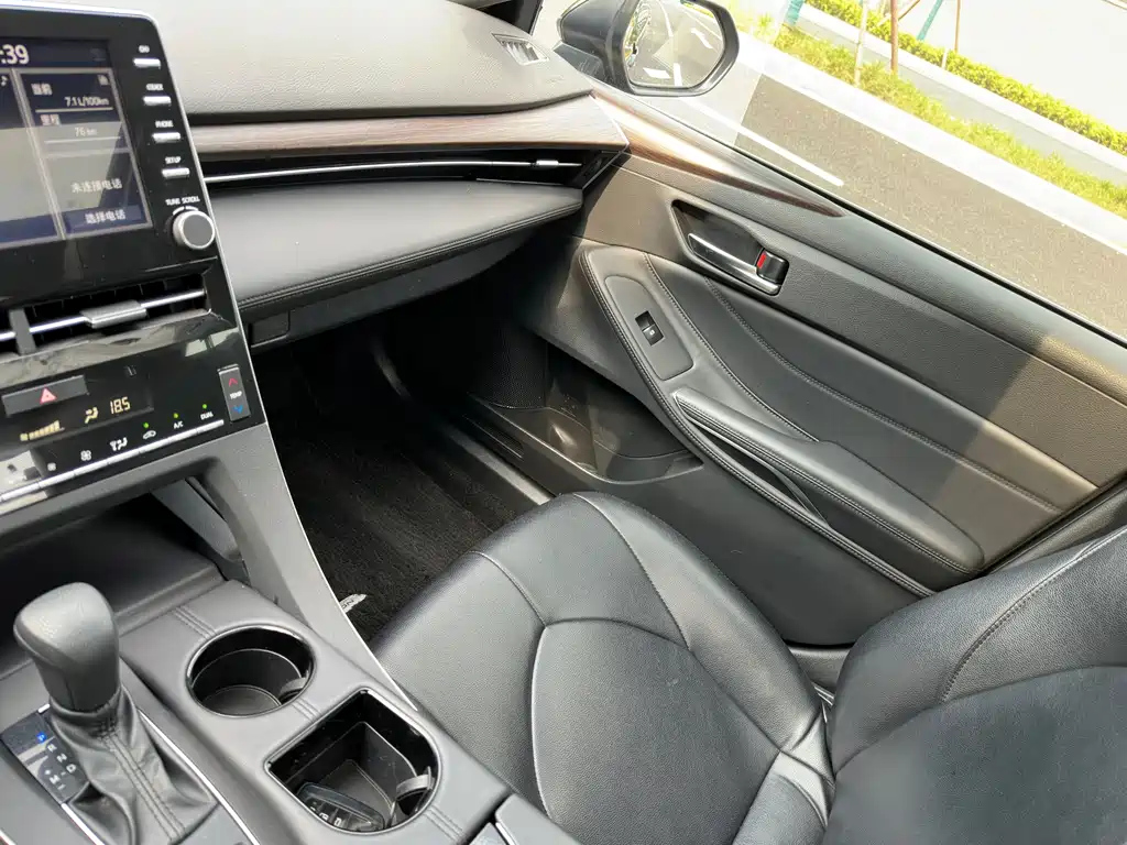 TOYOTA AVALON 2020