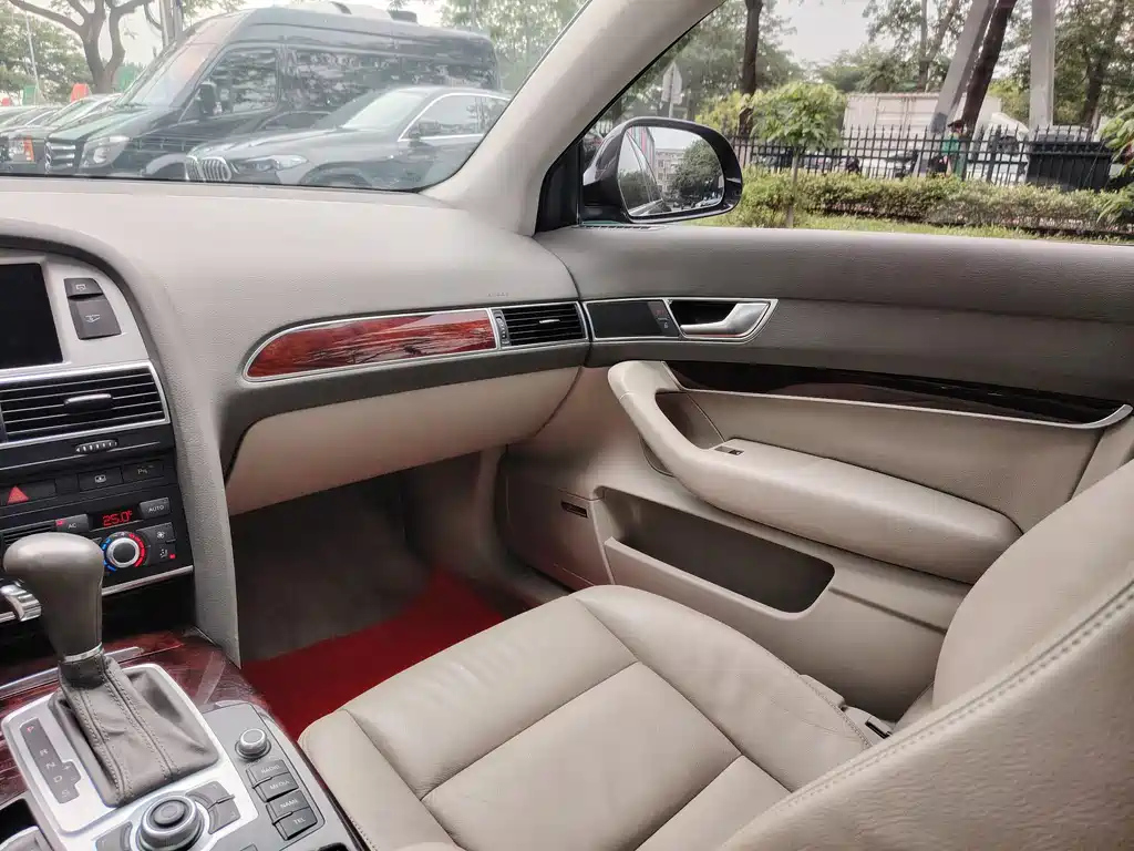 AUDI A6L 2010