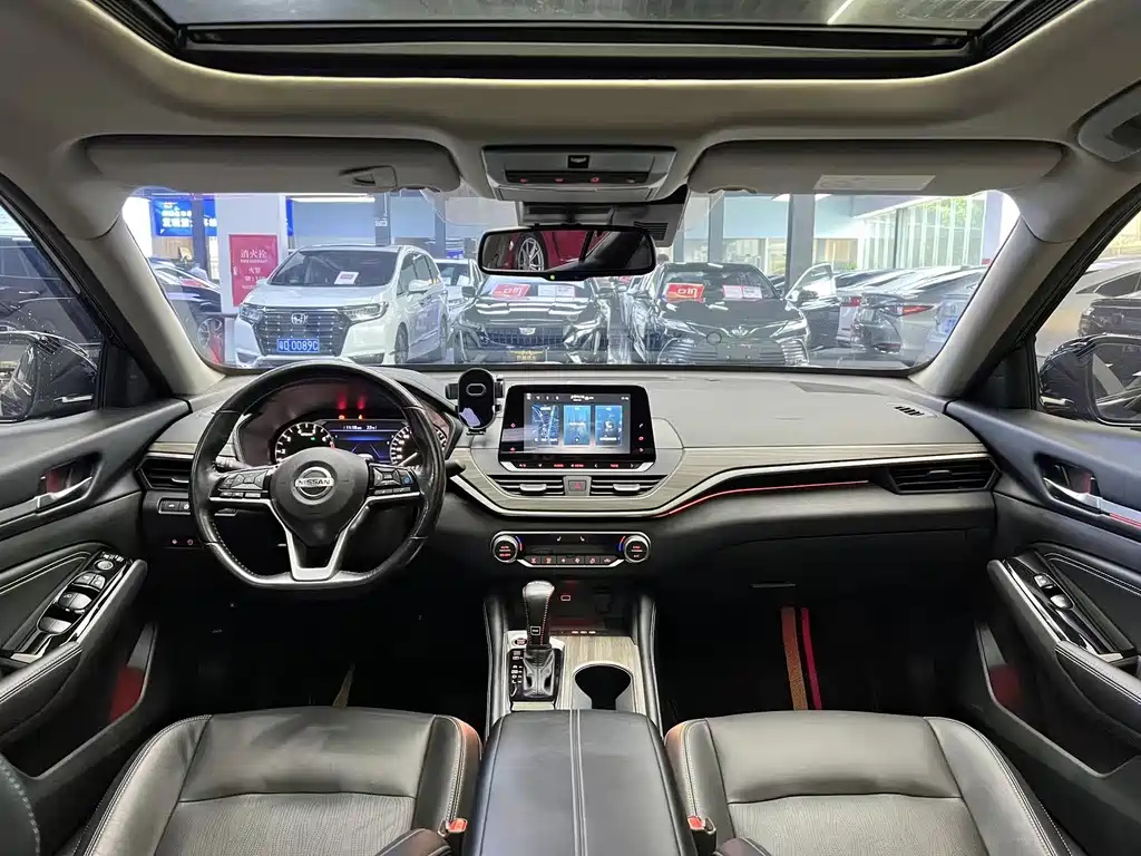 NISSAN TEANA 2021
