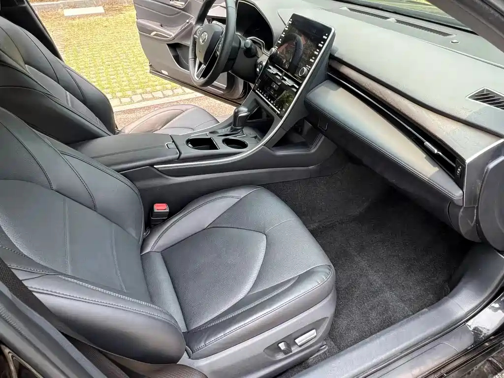 TOYOTA AVALON 2020