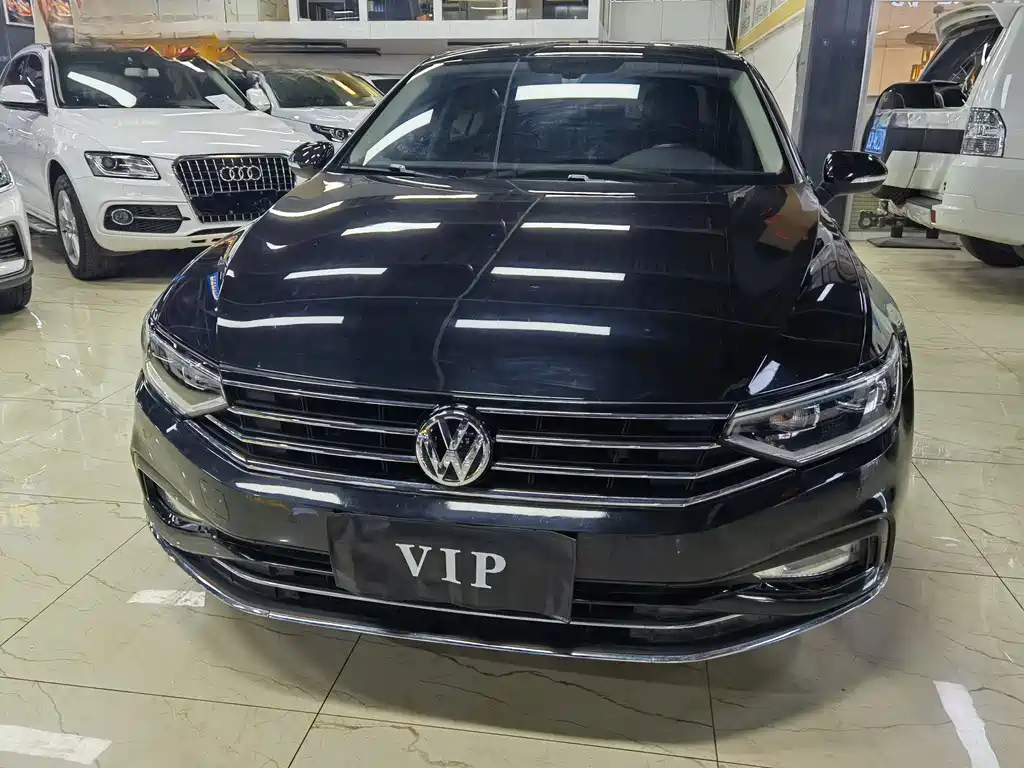 VOLKSWAGEN MAGOTAN 2021