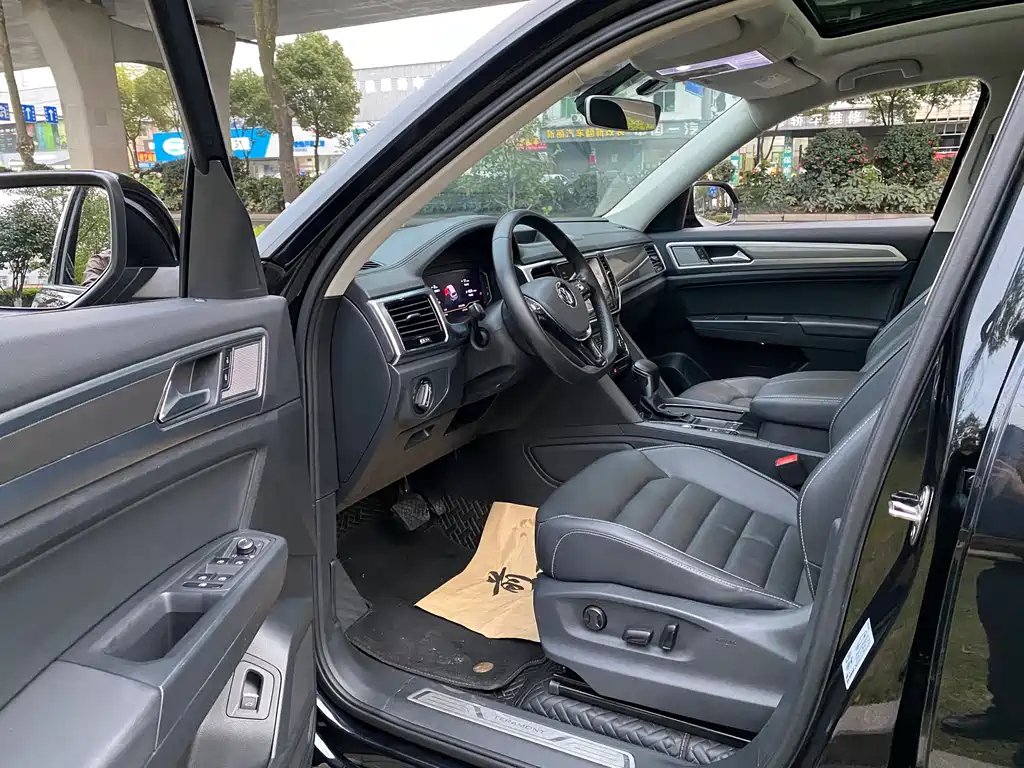 VOLKSWAGEN TOURAN 2021