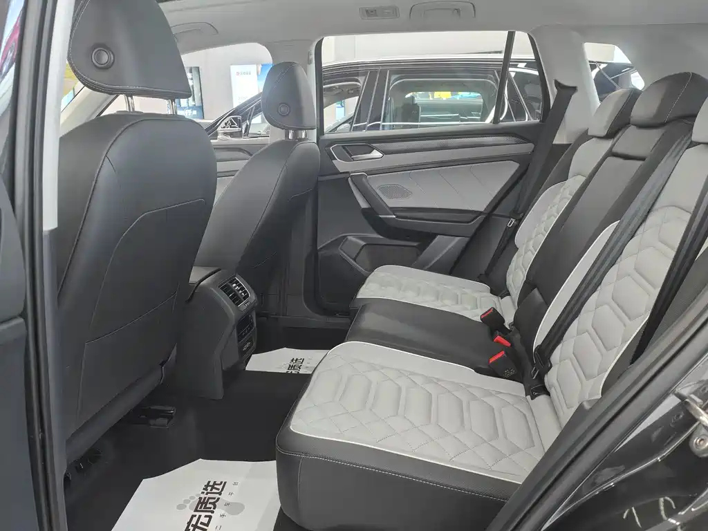 VOLKSWAGEN TAYRON 2024