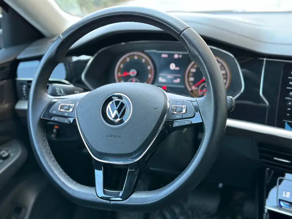 VOLKSWAGEN PASSAT 2021