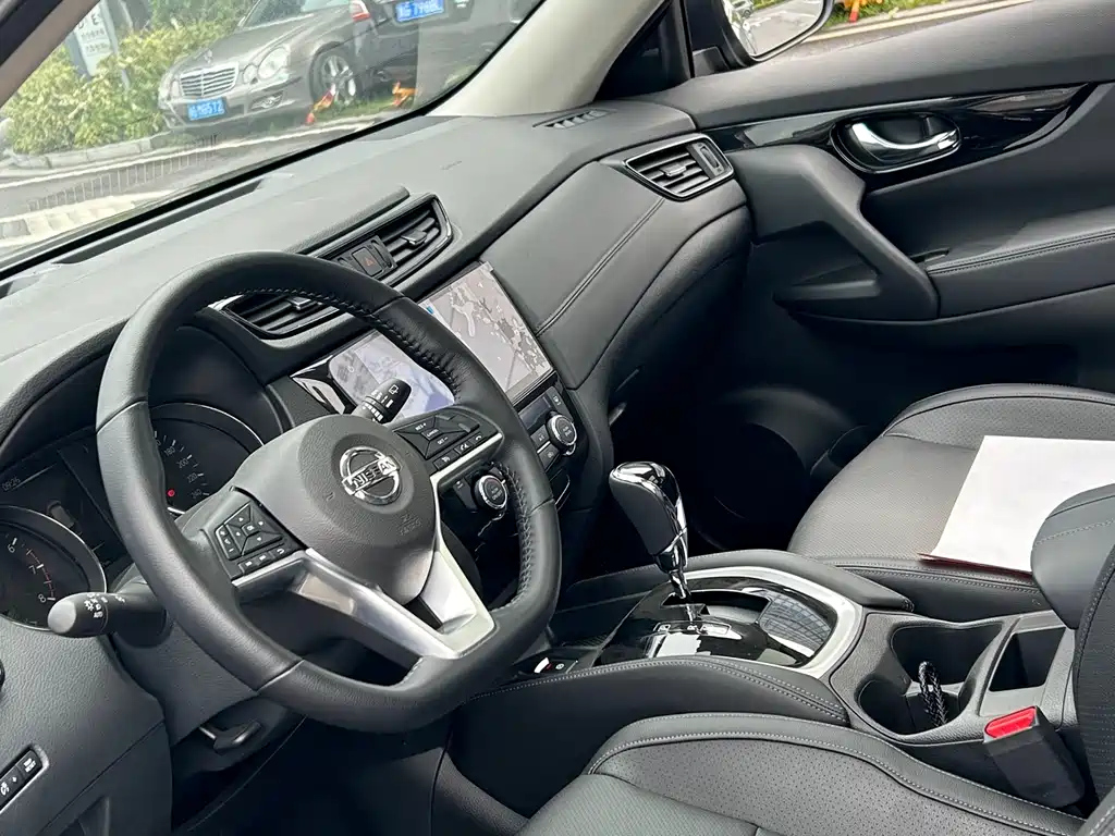 NISSAN X-TRAIL 2023