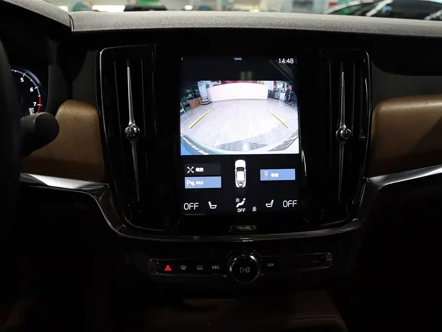 VOLVO S90 2021