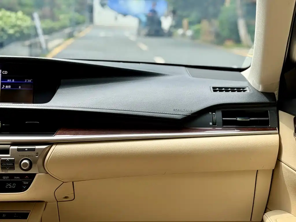 LEXUS ES 2013