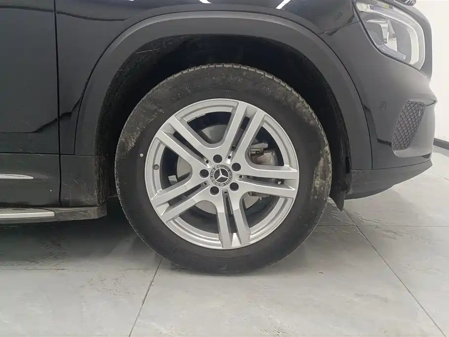 MERCEDES BENZ GLB 2021