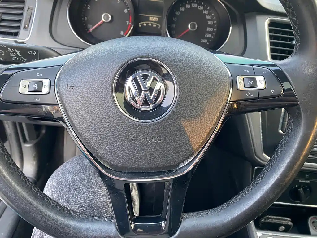 VOLKSWAGEN LAVIDA 2018