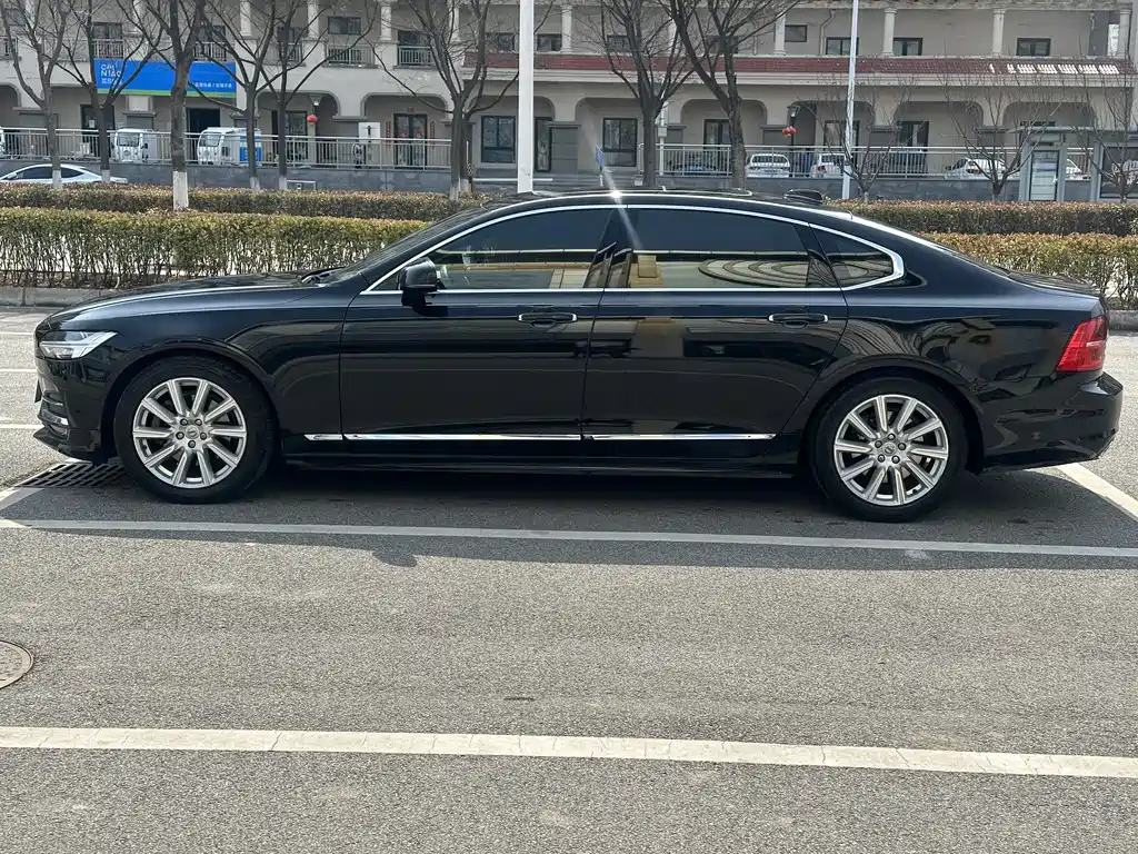 VOLVO S90 2020