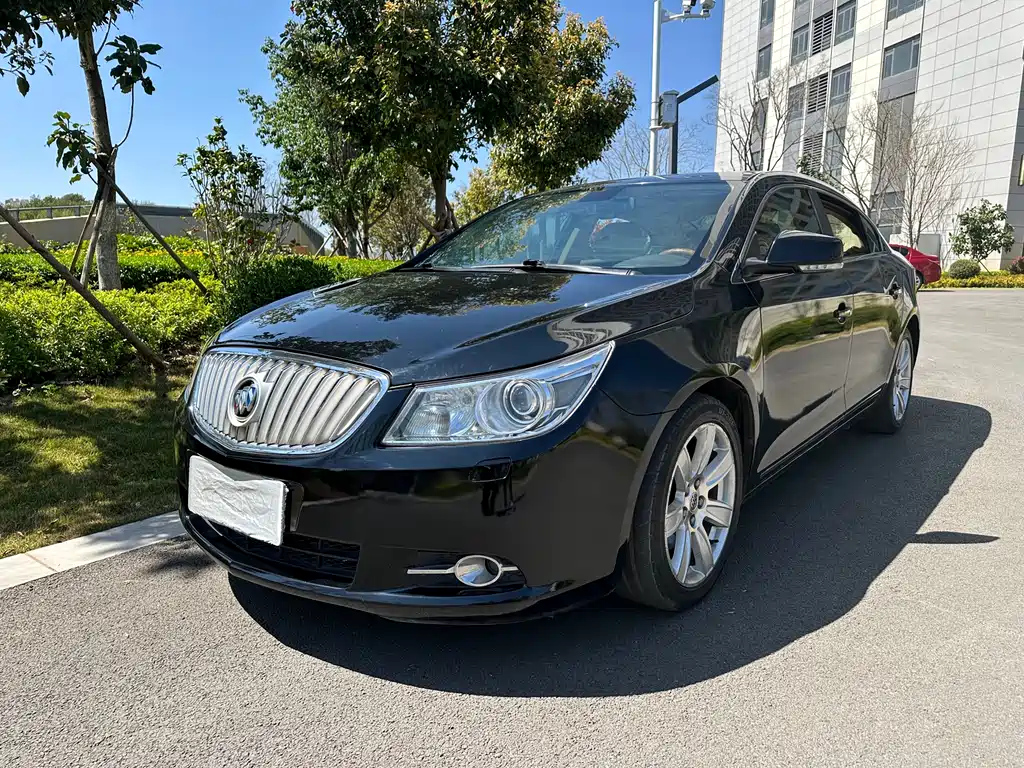 BUICK LACROSSE 2010
