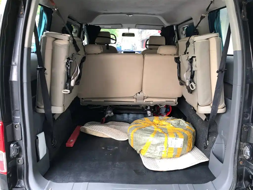 NISSAN NV200 2011