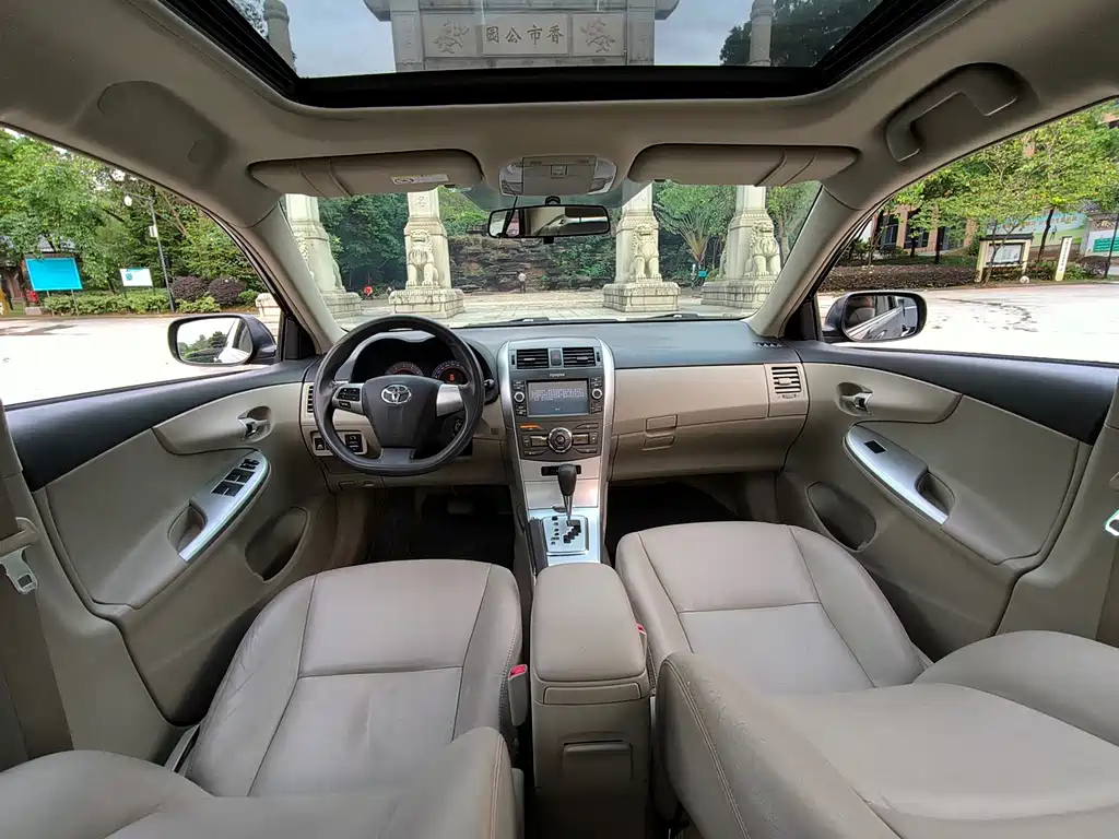 TOYOTA COROLLA 2013