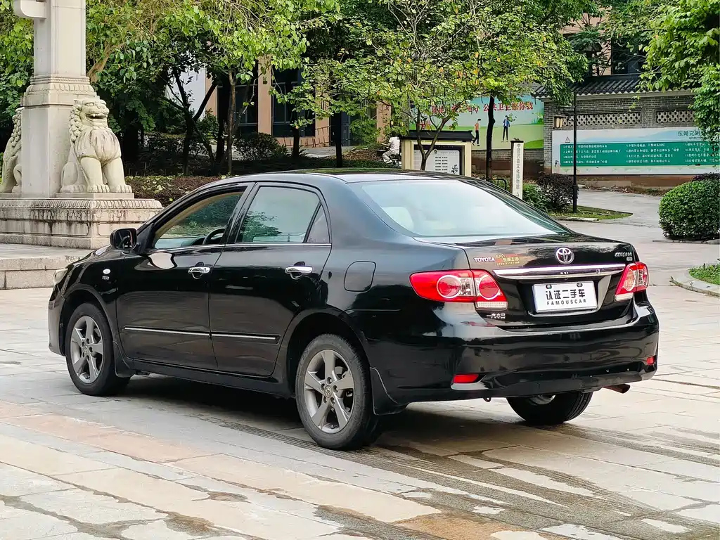 TOYOTA COROLLA 2013