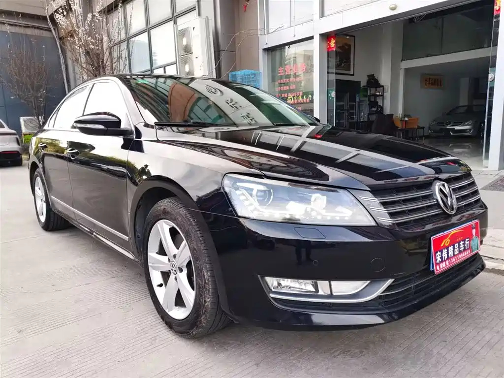 VOLKSWAGEN PASSAT 2014