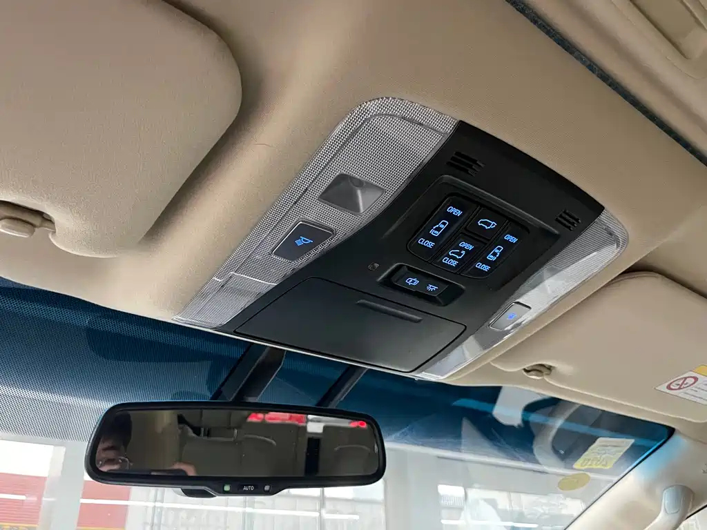 TOYOTA ALPHARD 2018