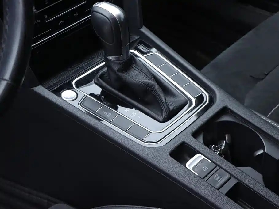 VOLKSWAGEN MAGOTAN 2020