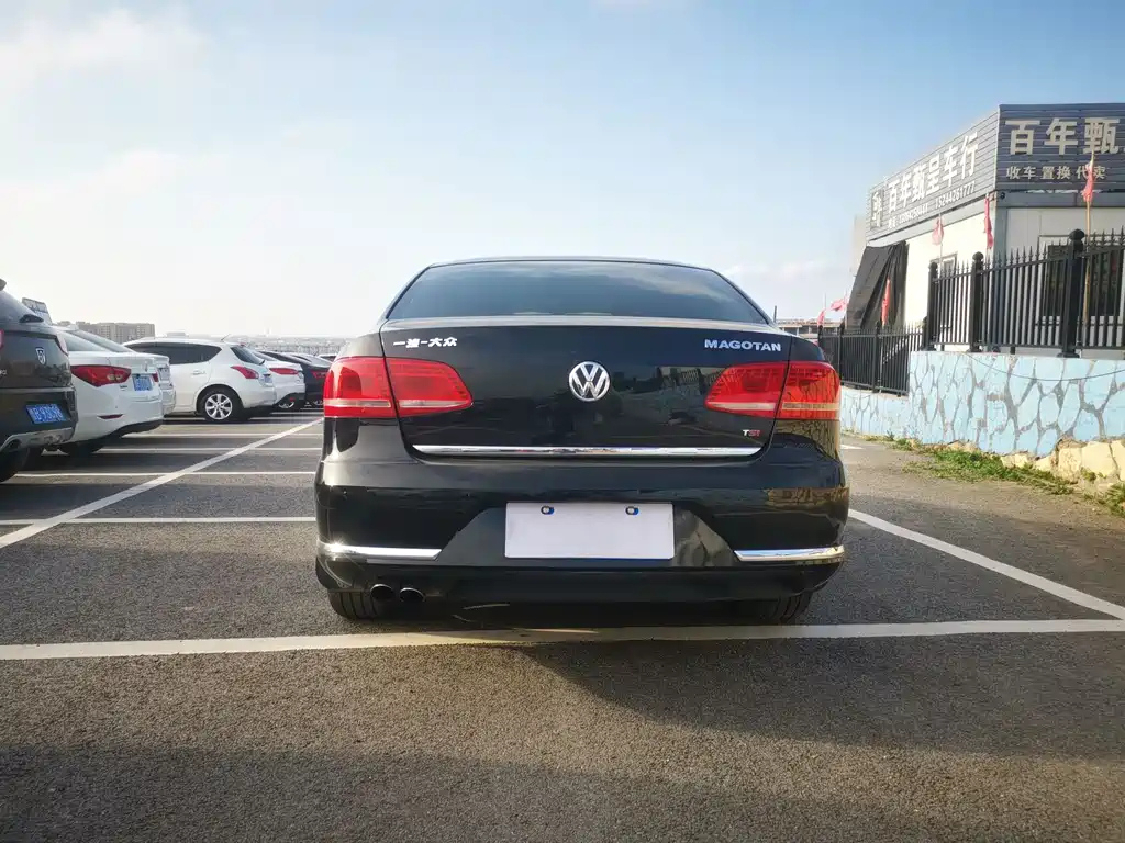 VOLKSWAGEN MAGOTAN 2016