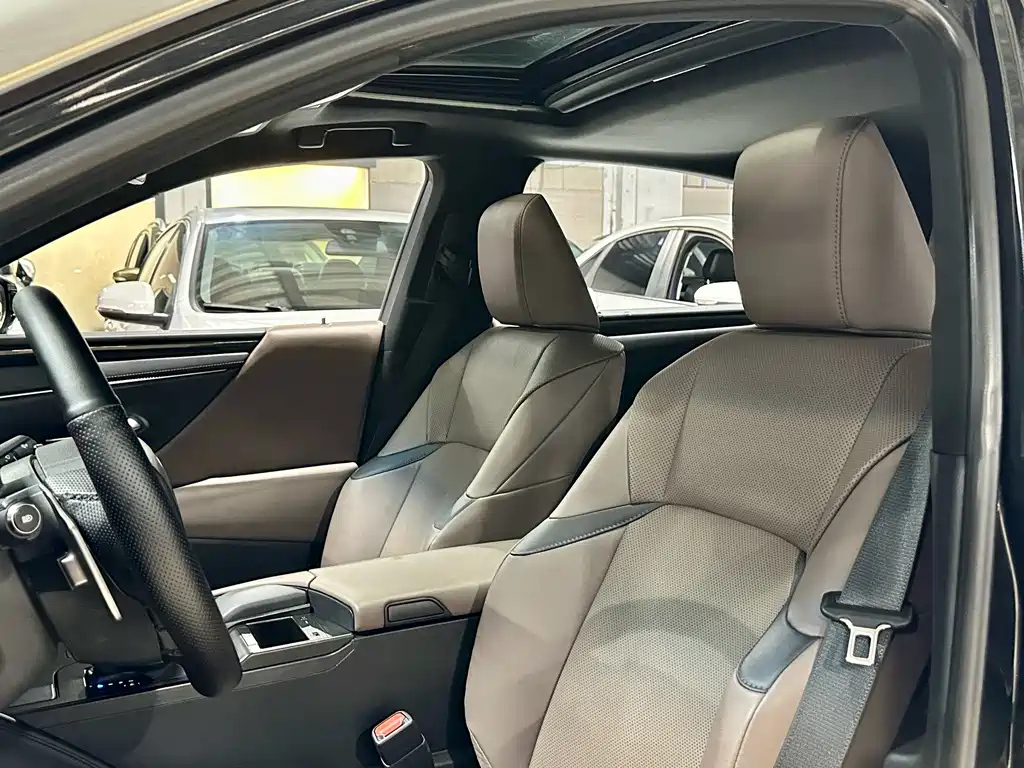 LEXUS ES 2022
